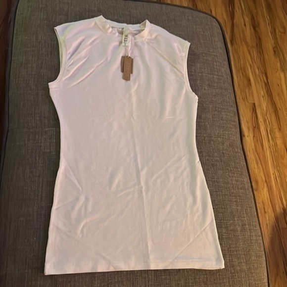 SKIMS Tops - Skims Boyfriend Muscle Outdoor Tank